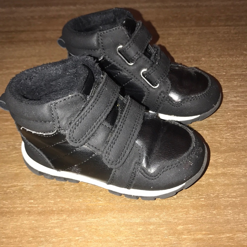 H&M Toddler black faux-leather boots.